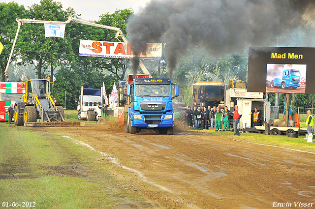 01-06-2012 447-border 01-06-2012 Nederhemert