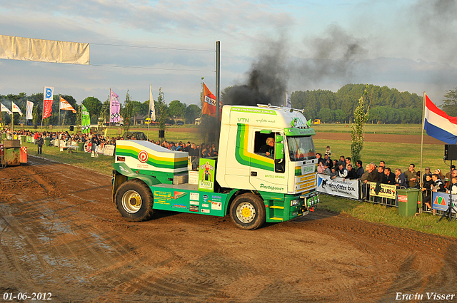 01-06-2012 496-border 01-06-2012 Nederhemert