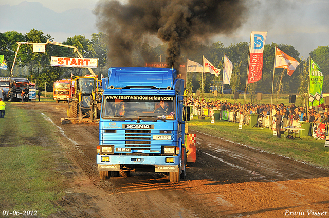 01-06-2012 519-border 01-06-2012 Nederhemert