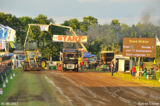 01-06-2012 526-border 01-06-2012 Nederhemert