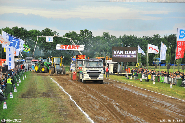 01-06-2012 541-border 01-06-2012 Nederhemert