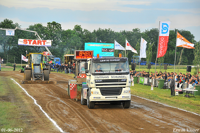 01-06-2012 544-border 01-06-2012 Nederhemert