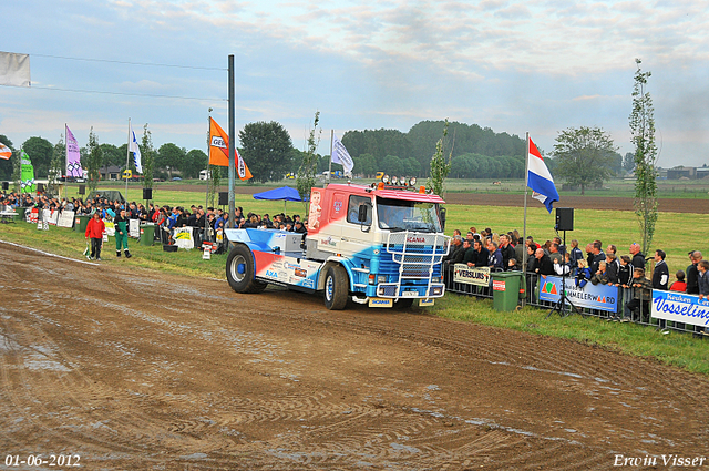 01-06-2012 563-border 01-06-2012 Nederhemert