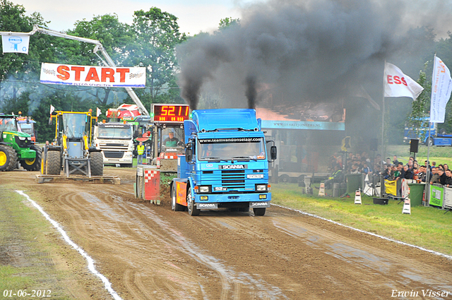 01-06-2012 571-border 01-06-2012 Nederhemert