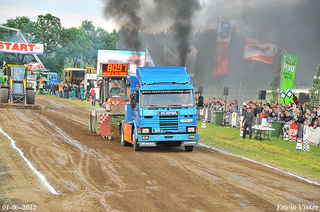 01-06-2012 575-border 01-06-2012 Nederhemert