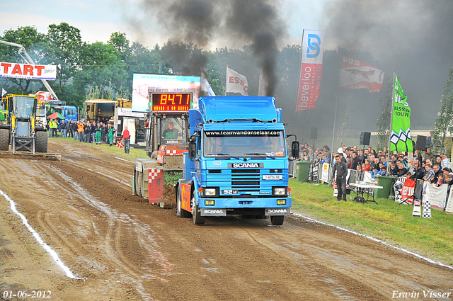 01-06-2012 576-border 01-06-2012 Nederhemert