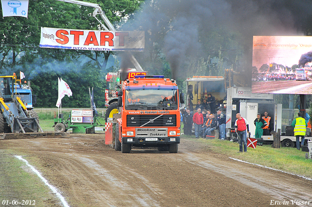 01-06-2012 589-border 01-06-2012 Nederhemert