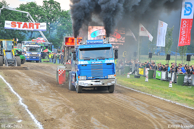 01-06-2012 622-border 01-06-2012 Nederhemert