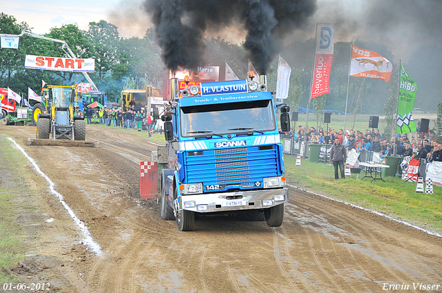 01-06-2012 628-border 01-06-2012 Nederhemert