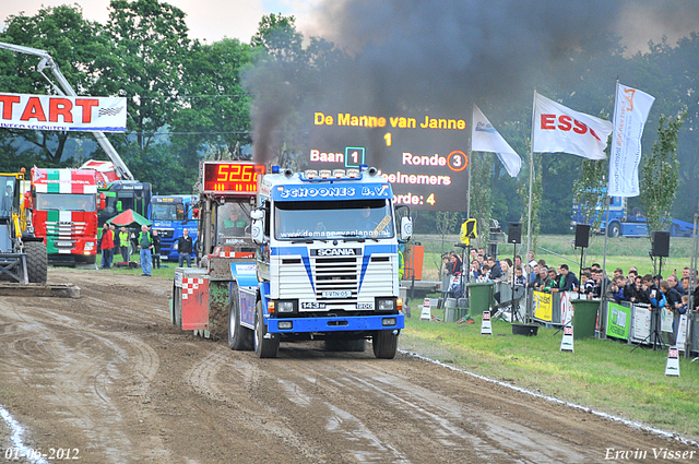 01-06-2012 638-border 01-06-2012 Nederhemert