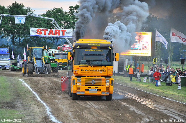 01-06-2012 659-border 01-06-2012 Nederhemert