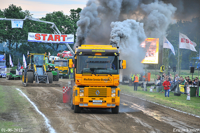 01-06-2012 660-border 01-06-2012 Nederhemert