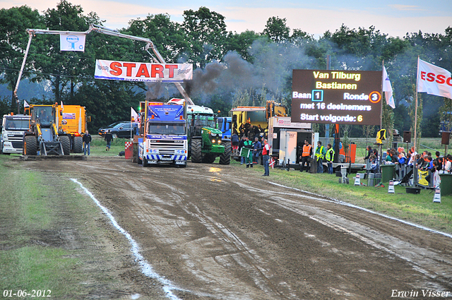 01-06-2012 664-border 01-06-2012 Nederhemert