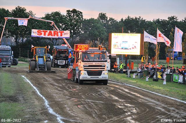 01-06-2012 673-border 01-06-2012 Nederhemert