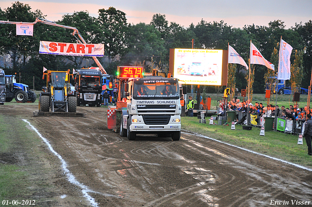 01-06-2012 674-border 01-06-2012 Nederhemert