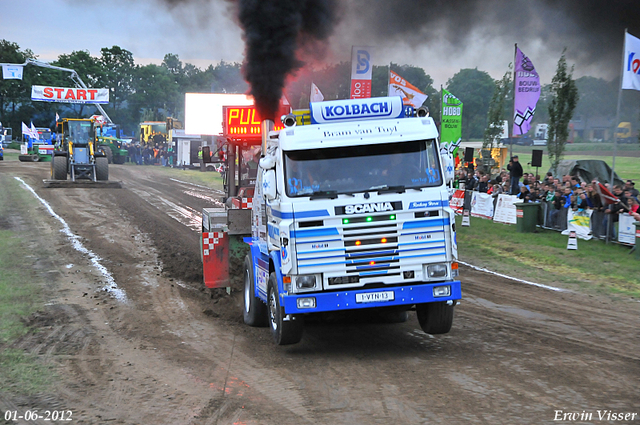 01-06-2012 735-border 01-06-2012 Nederhemert