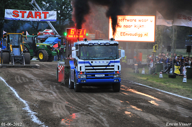 01-06-2012 744-border 01-06-2012 Nederhemert