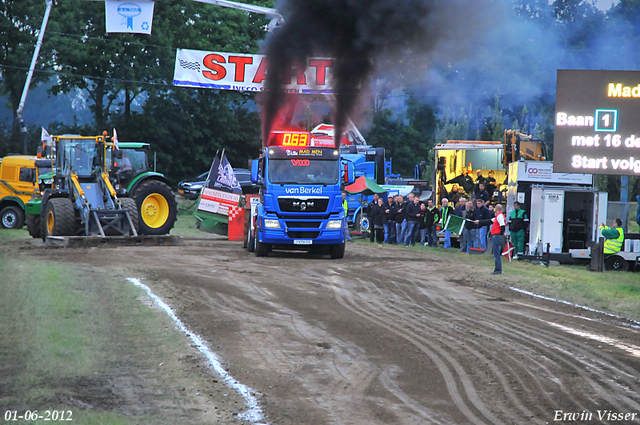 01-06-2012 754-border 01-06-2012 Nederhemert