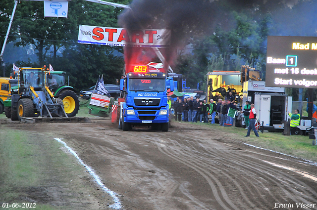 01-06-2012 755-border 01-06-2012 Nederhemert