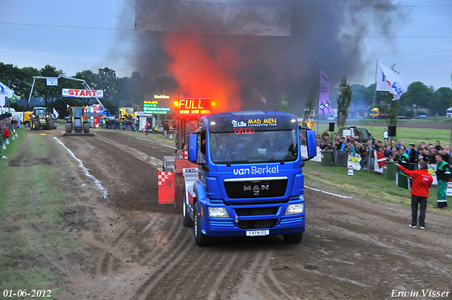 01-06-2012 764-border 01-06-2012 Nederhemert