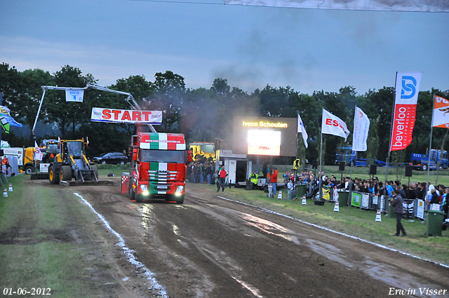 01-06-2012 768-border 01-06-2012 Nederhemert