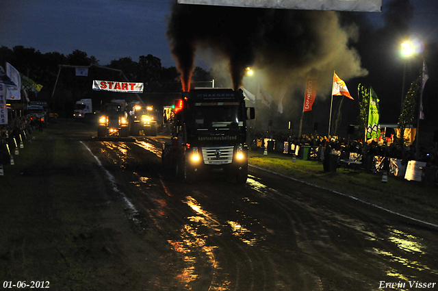 01-06-2012 827-border 01-06-2012 Nederhemert