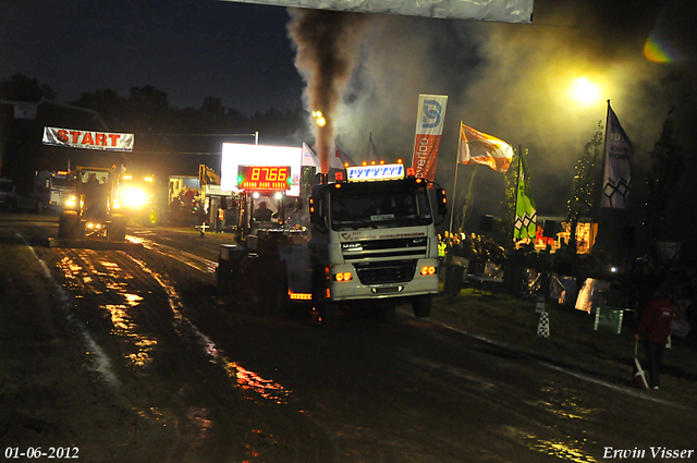 01-06-2012 854-border 01-06-2012 Nederhemert