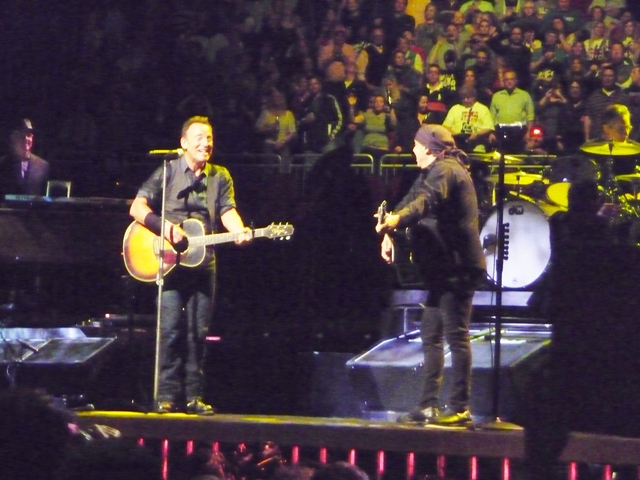 P1140942 Bruce Springsteen - Newark - 05-02-2012