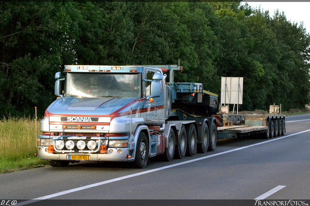 DSC 0805-BorderMaker 07-07-2012