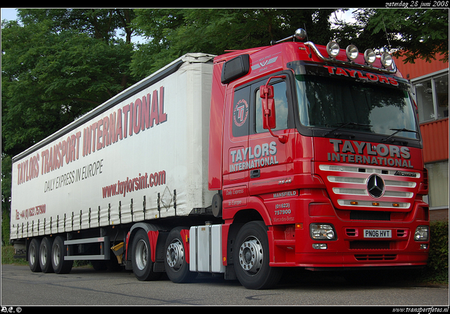 DSC 3786-border Taylors International - Mansfield (UK)