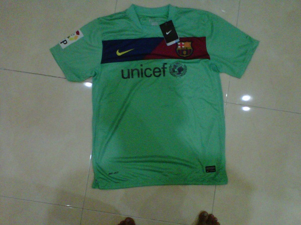 barca away m dani alves front - 