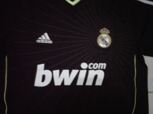 madrid away xl front detail2 - 
