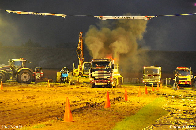 20-07-2012 015-border Truckpull demo Lunteren 20-07-2012