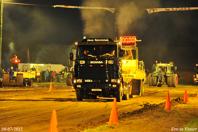 20-07-2012 059-border Truckpull demo Lunteren 20-07-2012