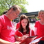 R.Th.B.Vriezen 2012 08 04 5905 - PvdA Arnhem Canvassen en rozen uitdelen Presikhaaf-oost zaterdag 4 augustus 2012