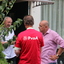 R.Th.B.Vriezen 2012 08 04 5972 - PvdA Arnhem Canvassen en rozen uitdelen Presikhaaf-oost zaterdag 4 augustus 2012