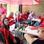 R.Th.B.Vriezen 2012 08 04 6017 - PvdA Arnhem Canvassen en rozen uitdelen Presikhaaf-oost zaterdag 4 augustus 2012