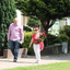 R.Th.B.Vriezen 2012 08 04 6047 - PvdA Arnhem Canvassen en rozen uitdelen Presikhaaf-oost zaterdag 4 augustus 2012