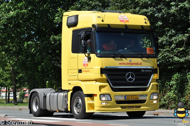 DSC 5832-border - KatwijkBinse Truckrun 2012