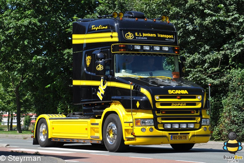 DSC 5857-border - KatwijkBinse Truckrun 2012