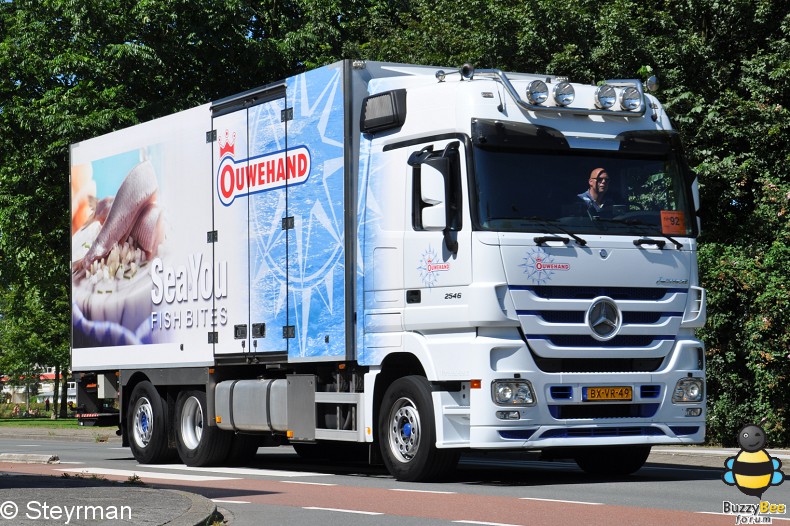 DSC 5860-border - KatwijkBinse Truckrun 2012