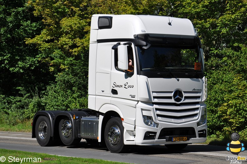 DSC 5920-border - KatwijkBinse Truckrun 2012