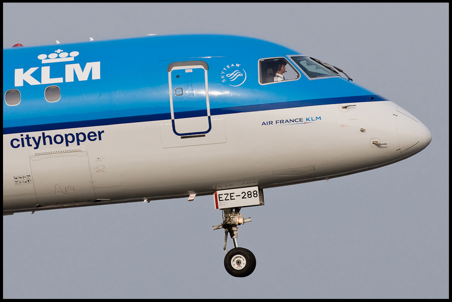 KLM Cityhopper Embraer ERJ-190STD (ERJ-190-100) PH - 
