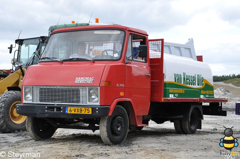 DSC 6438-border - Truck in the Koel 2012