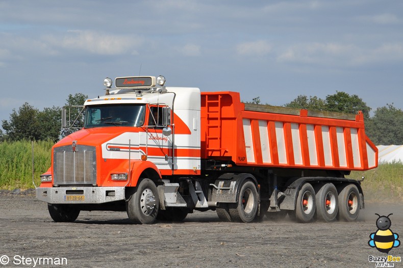 DSC 6712-border - Truck in the Koel 2012